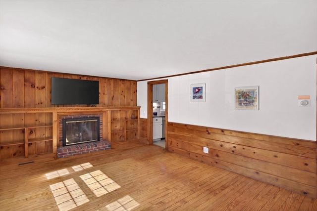 9 Mayflower Rd, Yarmouth, MA 02673