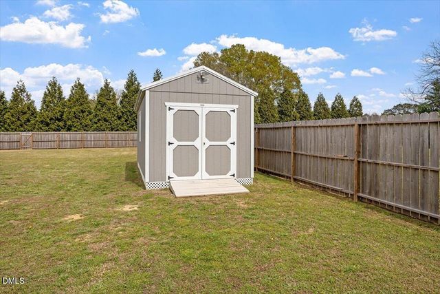 35 Fox Run Court, Benson, NC 27504