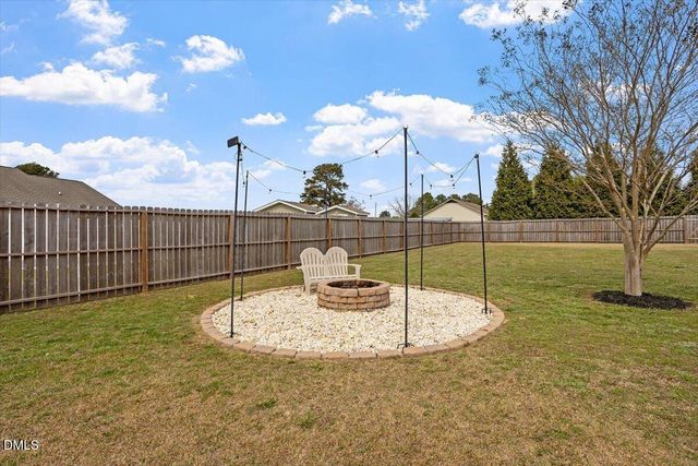 35 Fox Run Court, Benson, NC 27504