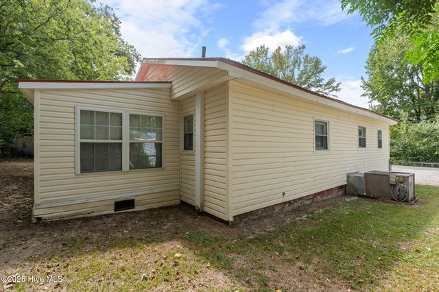 128 Watkins Avenue, Rockingham, NC 28379