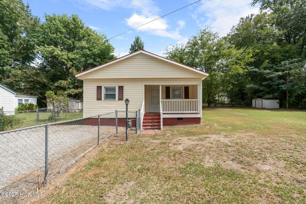128 Watkins Avenue, Rockingham, NC 28379