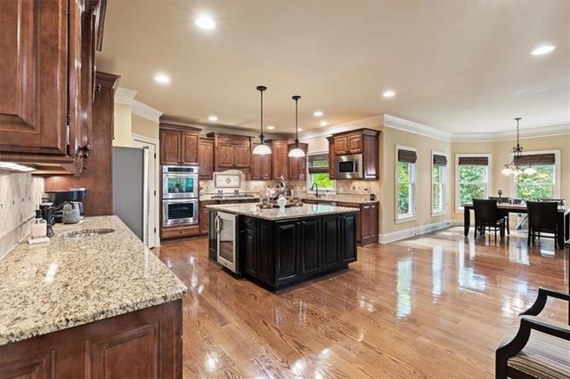 120 Fernwood Drive, Woodstock, GA 30188