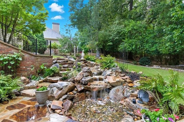 120 Fernwood Drive, Woodstock, GA 30188