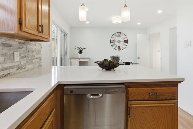 2 Howe Ter 3, Boston, MA 02125