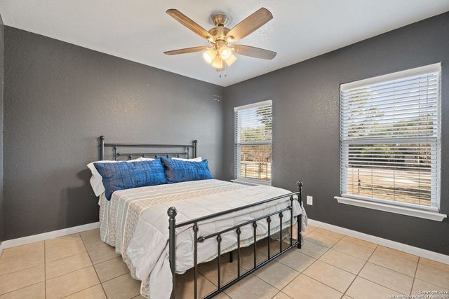 1376 Hedgestone, Canyon Lake, TX 78133