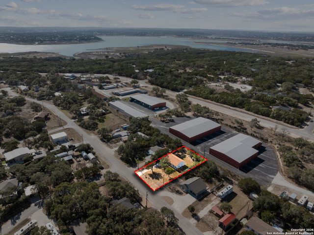 1376 Hedgestone, Canyon Lake, TX 78133