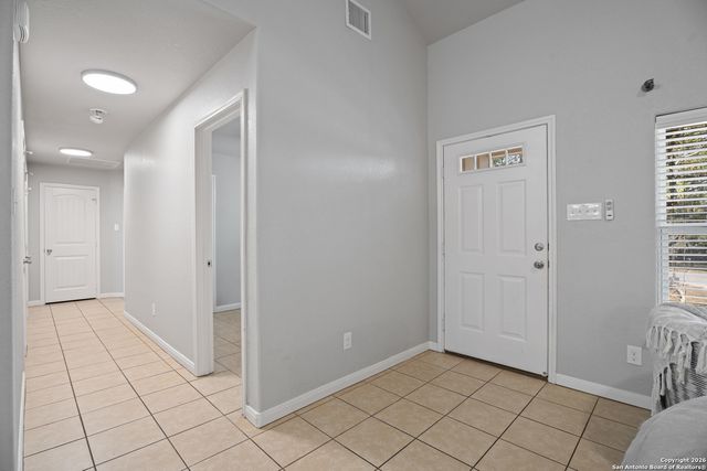 1376 Hedgestone, Canyon Lake, TX 78133