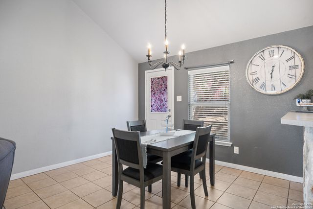 1376 Hedgestone, Canyon Lake, TX 78133