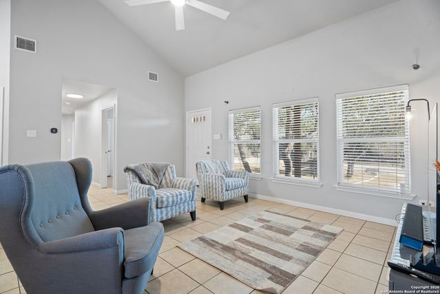 1376 Hedgestone, Canyon Lake, TX 78133