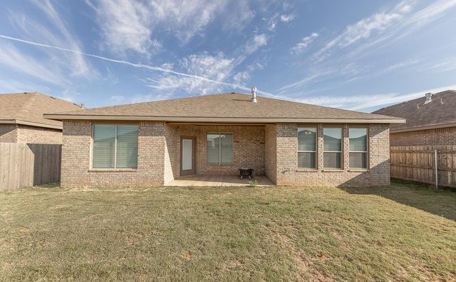 703 E 17th Street, Wolfforth, TX 79382