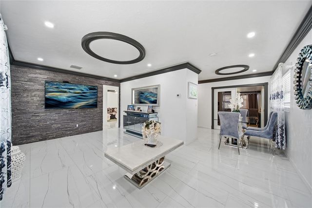 7210 DR MARTIN LUTHER KING JR STREET N, St Petersburg, FL 33702