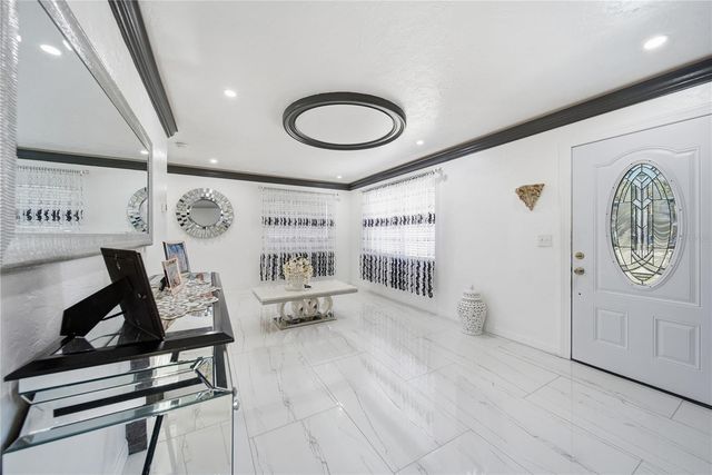 7210 DR MARTIN LUTHER KING JR STREET N, St Petersburg, FL 33702