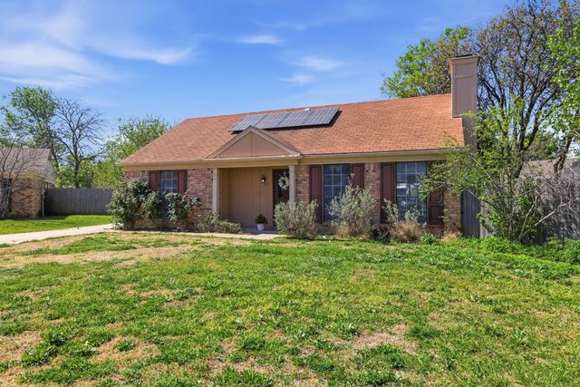 7005 Parkland Court, Fort Worth, TX 76137