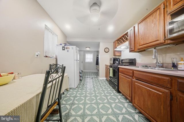 2421 S FAIRHILL ST, Philadelphia, PA 19148