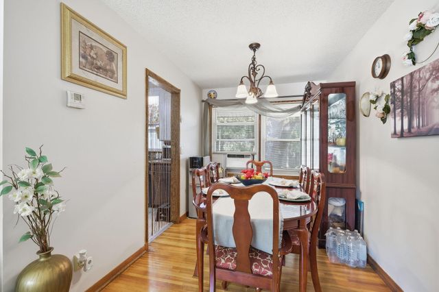 6933 Brunswick Avenue N, Brooklyn Park, MN 55429