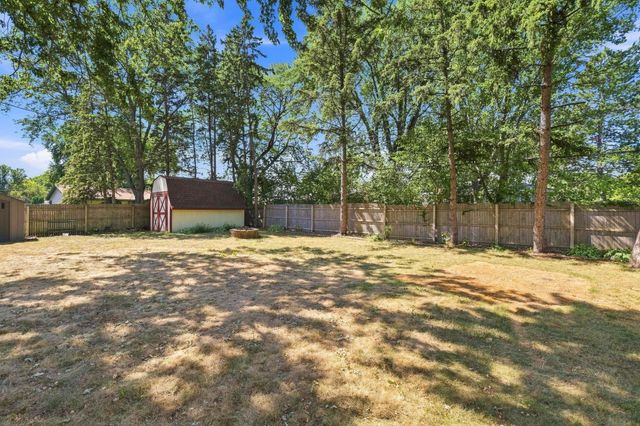 6933 Brunswick Avenue N, Brooklyn Park, MN 55429