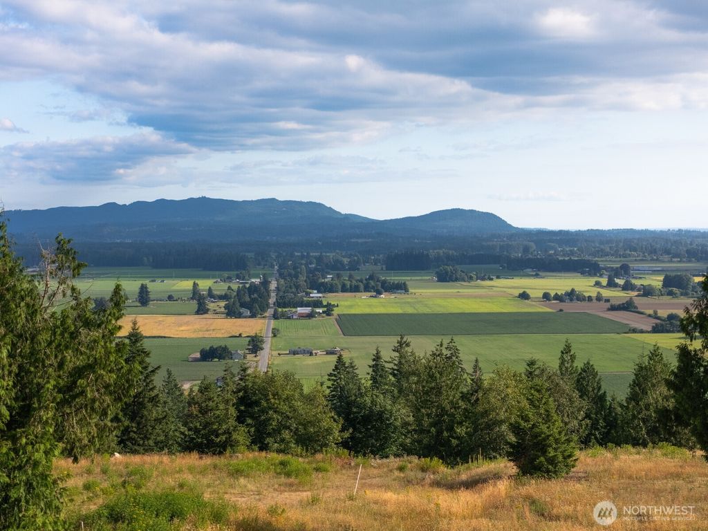 4 Avalon Heights Way, Sedro Woolley, WA 98284