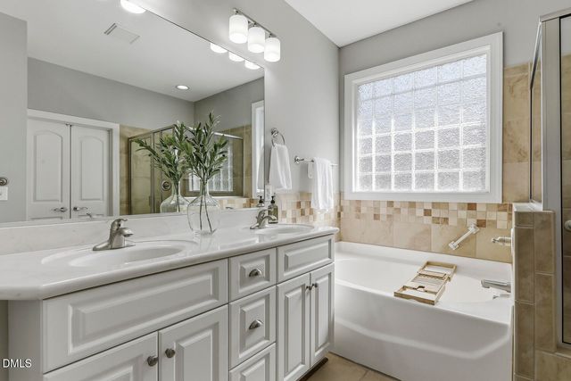813 Canyoncreek Lane, Fuquay Varina, NC 27526