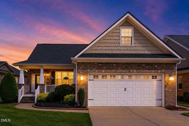 813 Canyoncreek Lane, Fuquay Varina, NC 27526