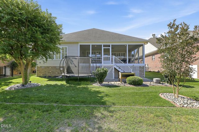 813 Canyoncreek Lane, Fuquay Varina, NC 27526