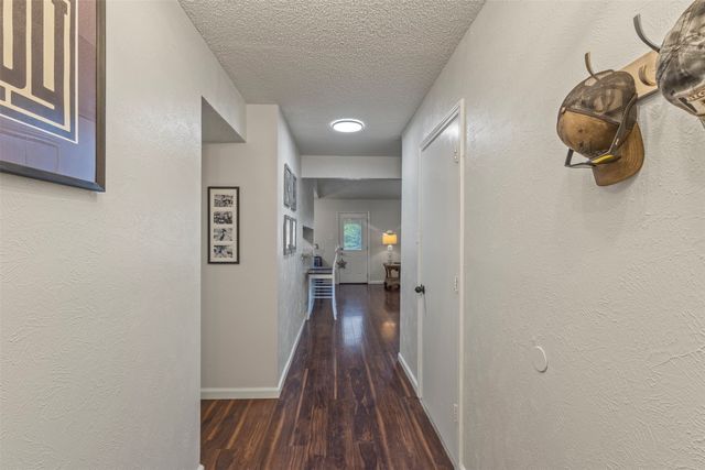 817 Woodhaven Lane, Grand Prairie, TX 75052
