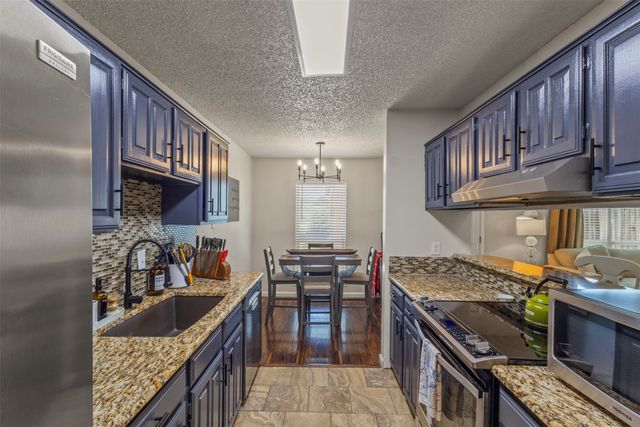 817 Woodhaven Lane, Grand Prairie, TX 75052