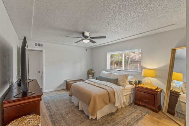 817 Woodhaven Lane, Grand Prairie, TX 75052