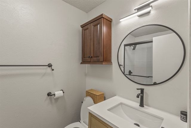 817 Woodhaven Lane, Grand Prairie, TX 75052