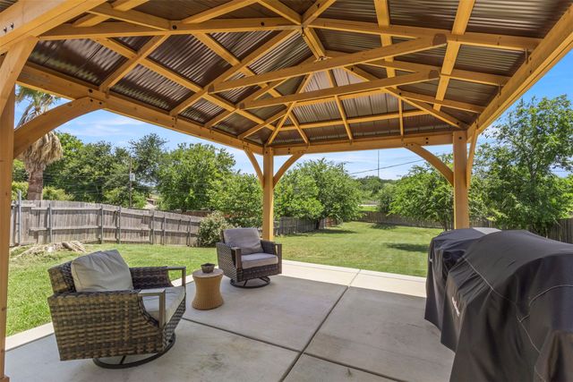 817 Woodhaven Lane, Grand Prairie, TX 75052