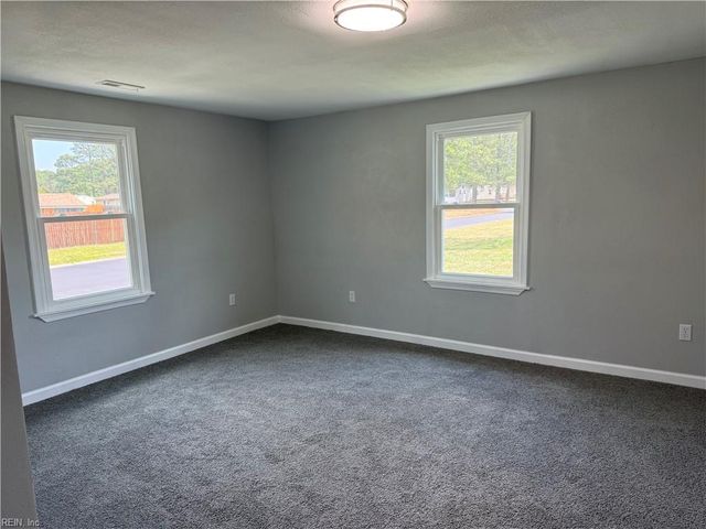 1239 Blythewood LN, Suffolk, VA 23434