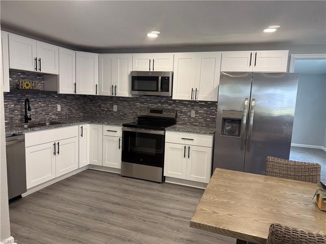 1239 Blythewood LN, Suffolk, VA 23434