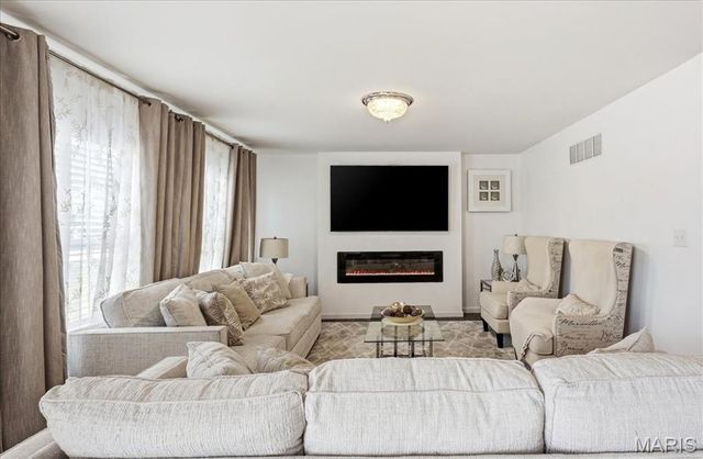 11051 Arbor Gardens Drive, St Louis, MO 63044