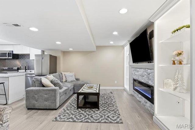 11051 Arbor Gardens Drive, St Louis, MO 63044