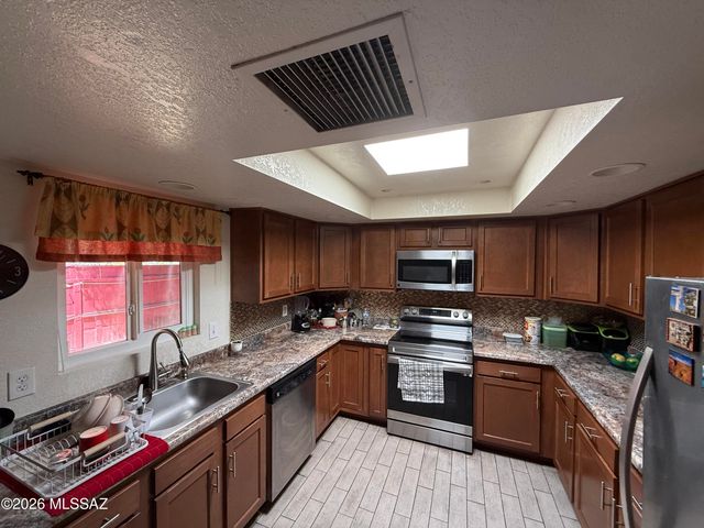 1867 N Camino Alicante, Tucson, AZ 85715