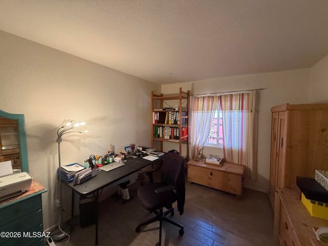 1867 N Camino Alicante, Tucson, AZ 85715