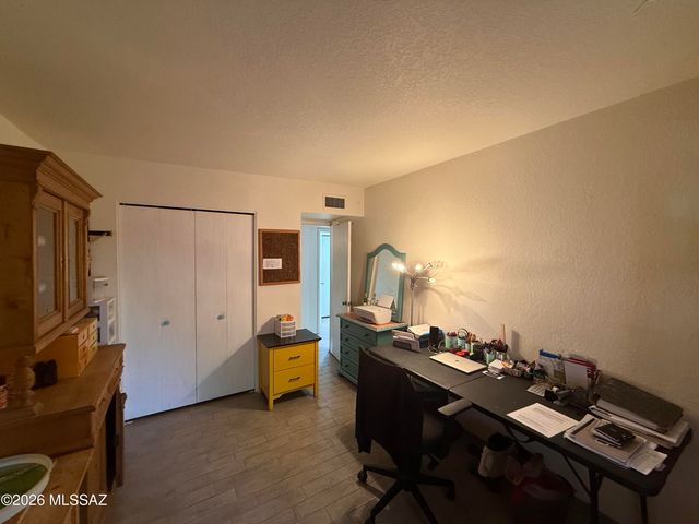 1867 N Camino Alicante, Tucson, AZ 85715