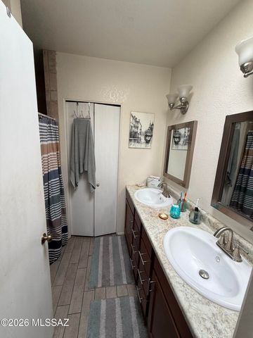 1867 N Camino Alicante, Tucson, AZ 85715