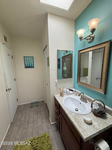 1867 N Camino Alicante, Tucson, AZ 85715