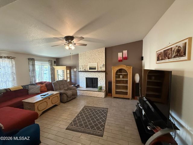 1867 N Camino Alicante, Tucson, AZ 85715