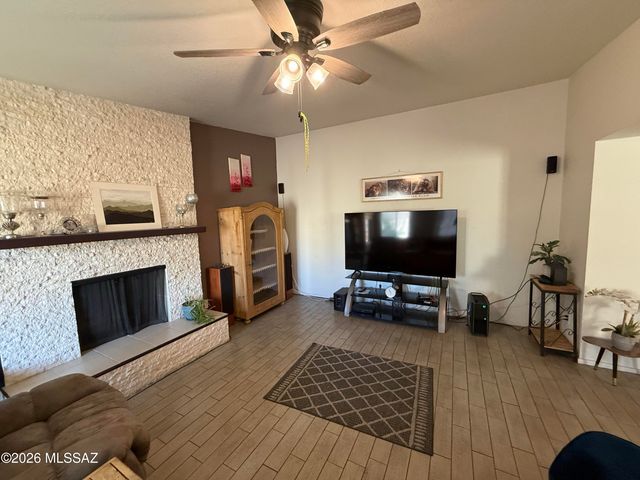 1867 N Camino Alicante, Tucson, AZ 85715