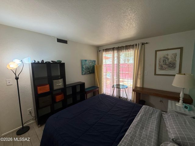 1867 N Camino Alicante, Tucson, AZ 85715
