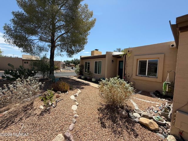1867 N Camino Alicante, Tucson, AZ 85715