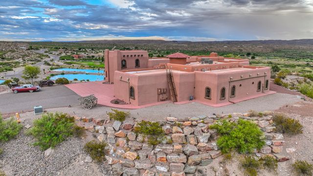 109 Canon Del Luna Road, Elephant Butte, NM 87935