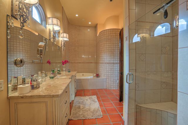 109 Canon Del Luna Road, Elephant Butte, NM 87935