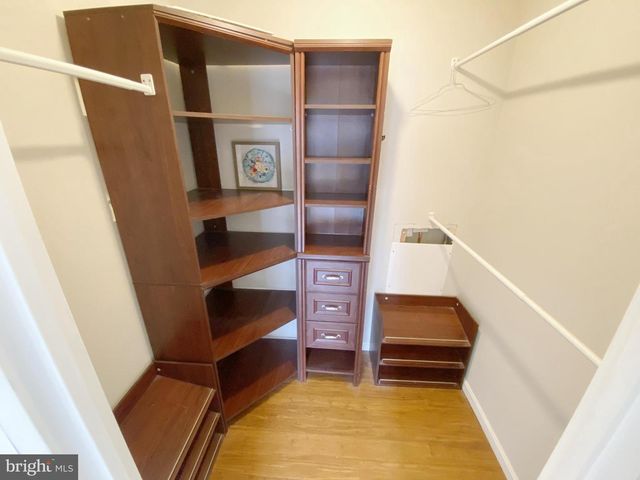 5225 POOKS HILL RD #108S, Bethesda, MD 20814