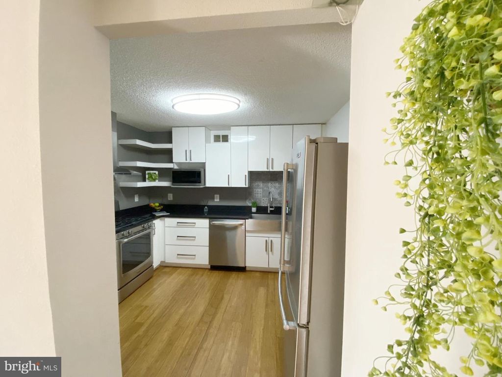 5225 POOKS HILL RD #108S, Bethesda, MD 20814