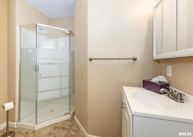 3015 N 3RD Street, Clinton, IA 52732