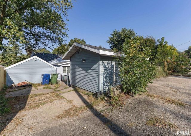 3015 N 3RD Street, Clinton, IA 52732