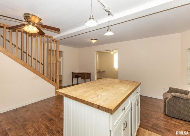 3015 N 3RD Street, Clinton, IA 52732