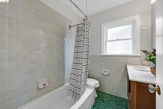 658 658 32Nd St, Richmond, CA 94804